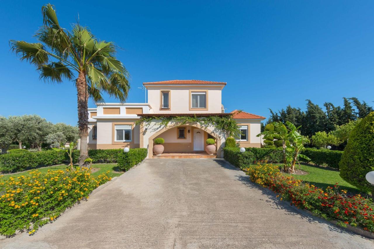 Amelia Villa